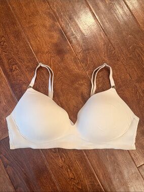 Victoria’s Secret padded wireless push-up bra